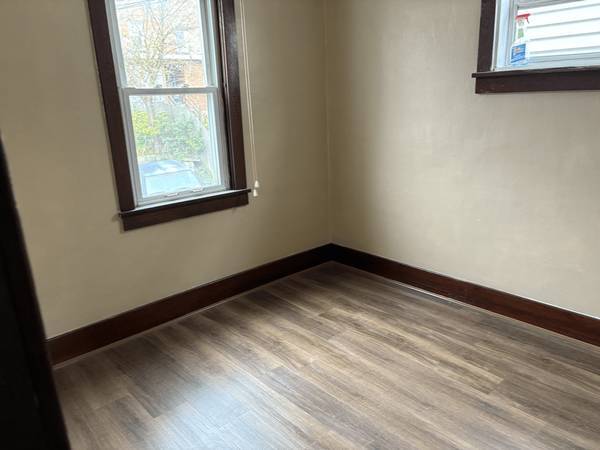 Building Photo - 505 1/2 Jackson Ave