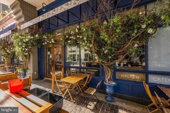 Building Photo - 4915 Hampden Ln