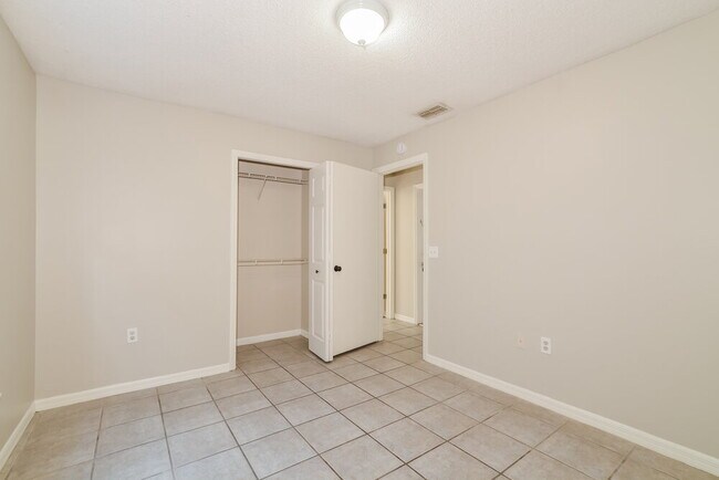 Building Photo - 10103 Richardson Ct