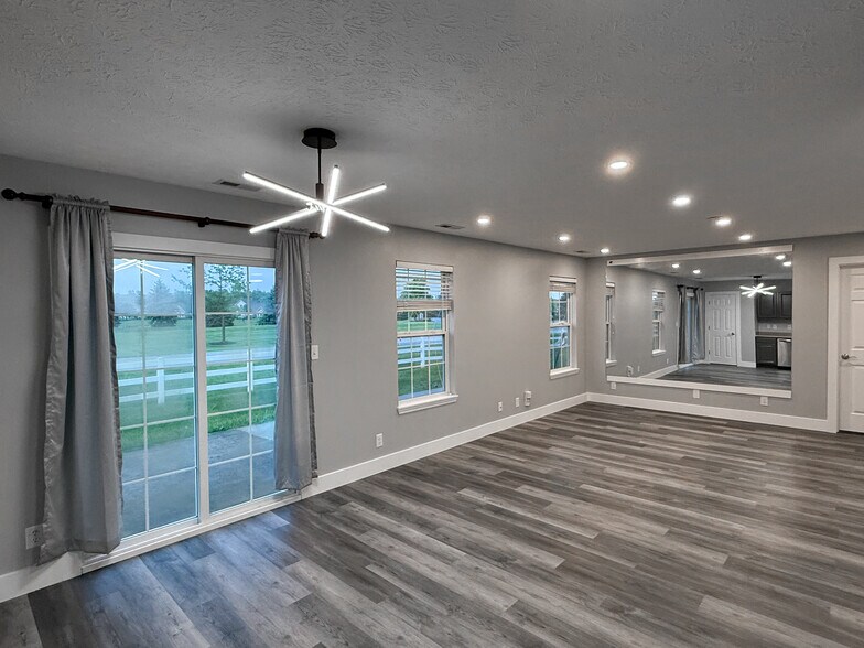 Building Photo - 740 Amos Ct