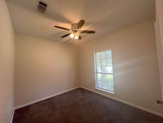 Building Photo - Woodlawn Estates