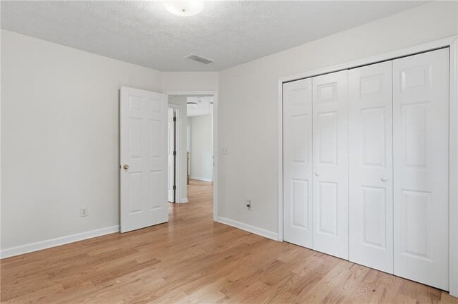 Building Photo - 2123 Beacon Crest Dr