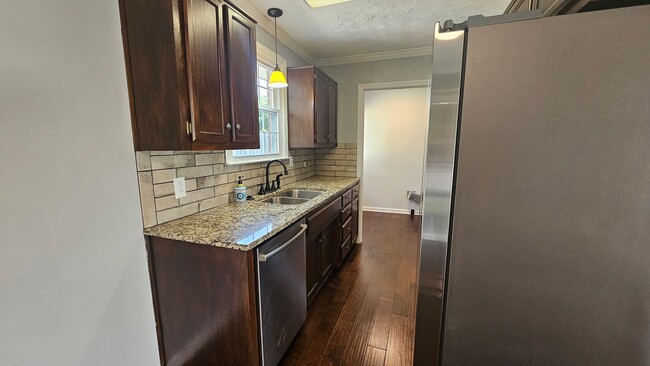 Building Photo - Hendersonville TN 3 bed 2 bath house