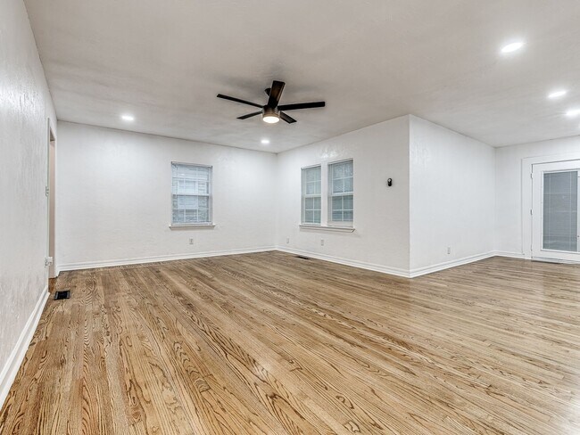 Building Photo - 2525 NW 32nd St