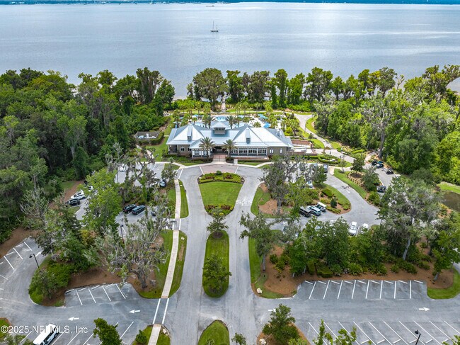 Building Photo - 27 Oak Pk Dr
