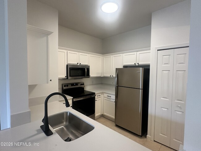 Building Photo - 8601 Beach Blvd