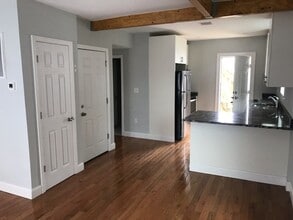 Building Photo - 50 Linden St