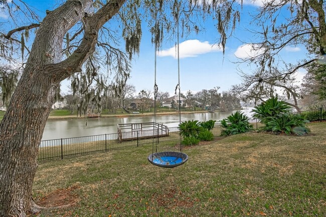 Building Photo - 4910 Waterbeck St