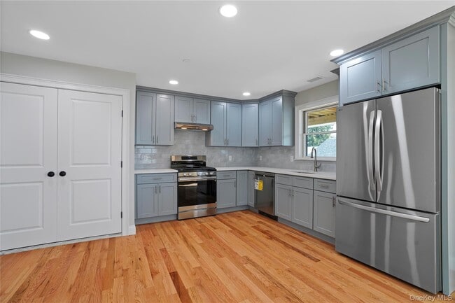 Building Photo - 80 Depeyster St