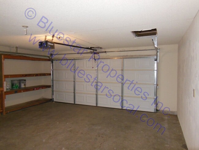 Building Photo - Just Listed!! 2 Bedroom 2 Bathroom Single ...