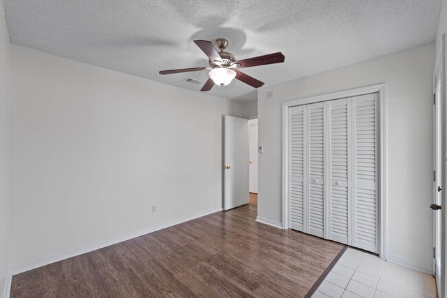 Building Photo - 1721 Colonial Ct