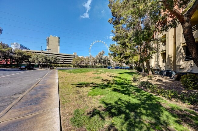 Building Photo - Luxurious Meridian Condo. Live 24/7 Guard ...