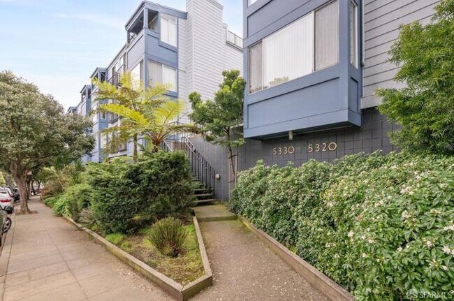 Building Photo - 5320 Diamond Heights Blvd