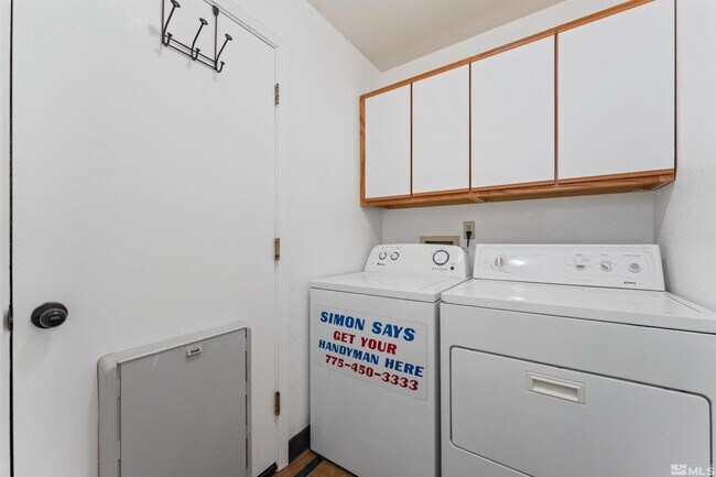 Building Photo - 1380 Patricia Dr