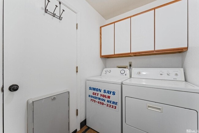 Building Photo - Rare 2016 sf home | 4 bedrooms w/ 2 primary suites and 3 bathrooms