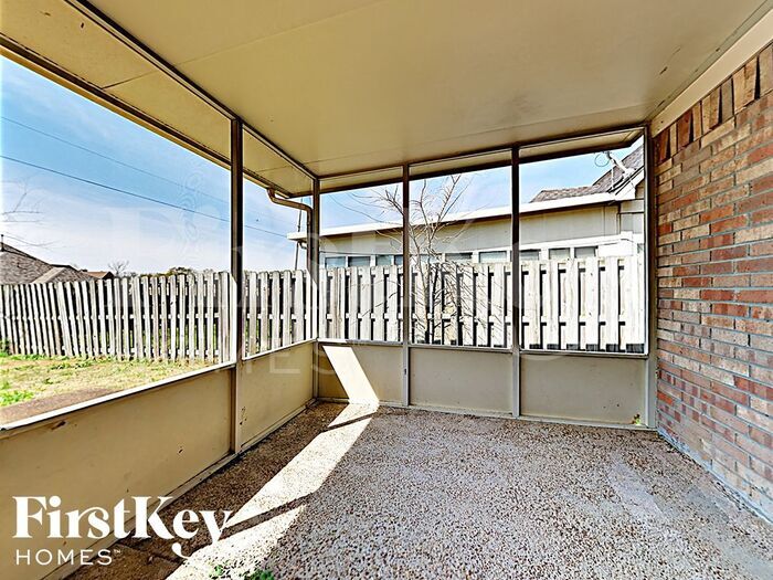Building Photo - 7699 Parkmont Dr