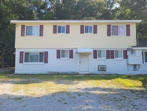 Building Photo - FIRST MONTH FREE! 1 Bedroom 1 Bathroom Apa...