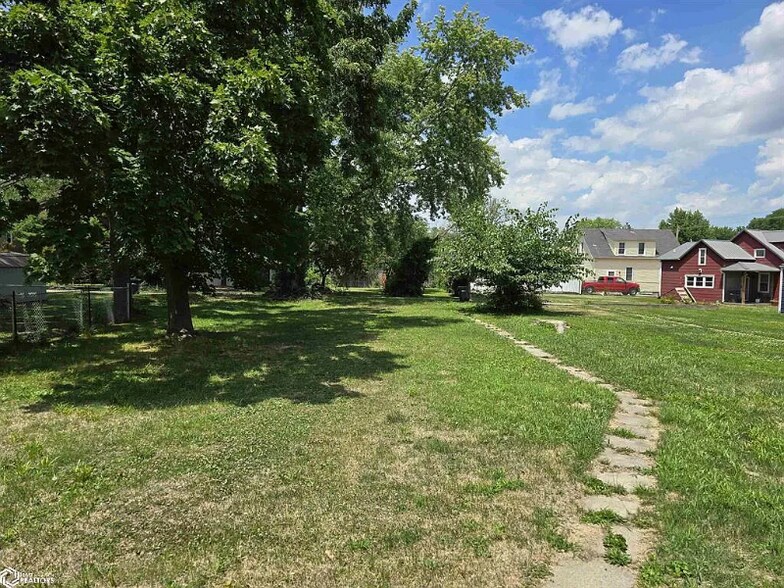 Building Photo - 1406 Corse St