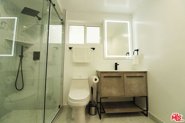 Building Photo - 9042 Phyllis Ave