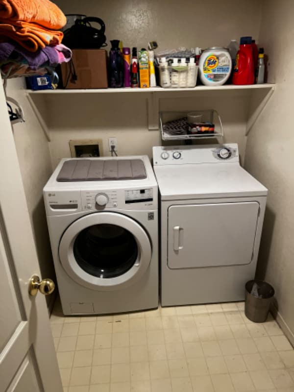 Building Photo - 4201 E Raven Rd