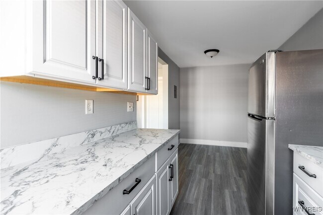 Building Photo - 1225 Hertel Ave