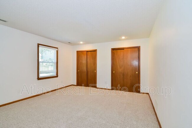 Building Photo - 322 NE Lincoln St