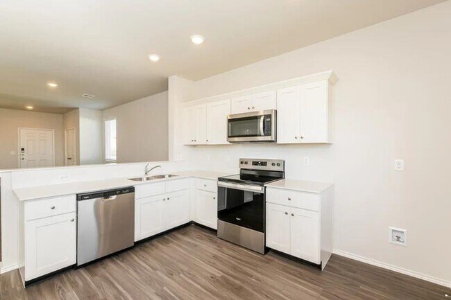 Building Photo - 1809 Crimson Lake Blvd