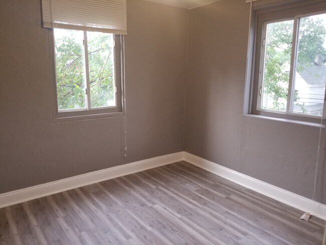 Bedroom 2 - 519 Carothers Ave