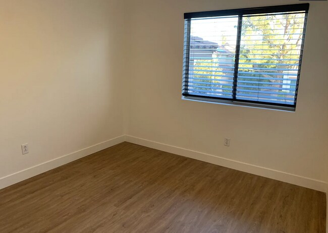 Building Photo - 309 Teal Ridge Hills Dr