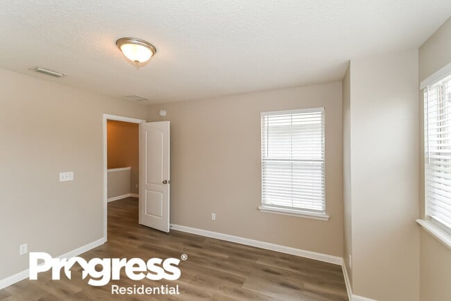 Building Photo - 2326 Sunset Bluff Dr