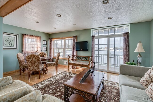 Building Photo - 207 General Smith Dr