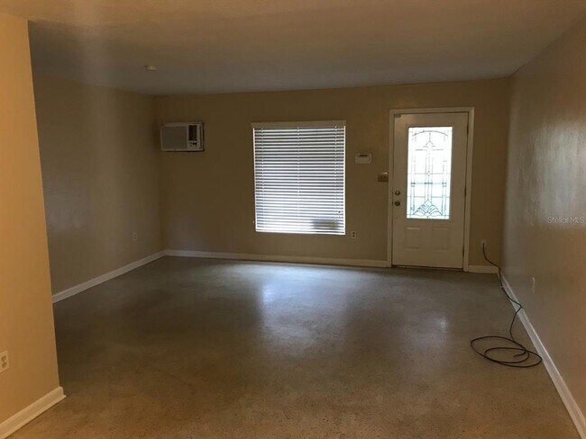 Building Photo - 8362 Cristobal Cir