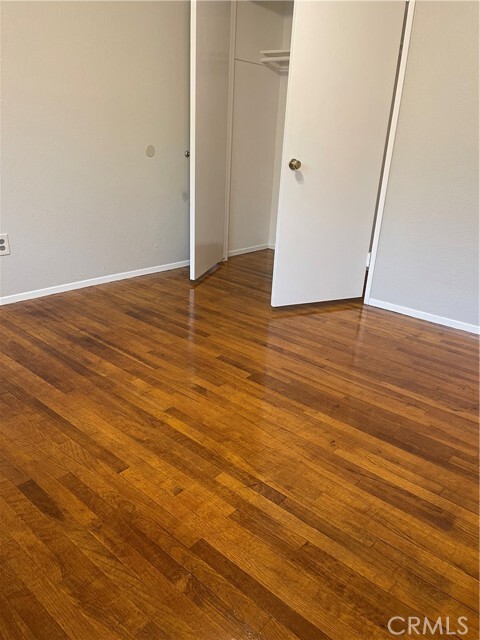 Building Photo - 1325 S Anaheim Blvd