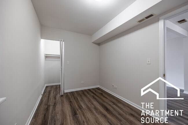 Building Photo - 2118 N Whipple St