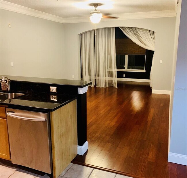 Building Photo - 4207 S Dale Mabry Hwy