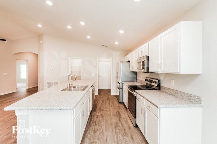 Building Photo - 121 Foxtail Loop