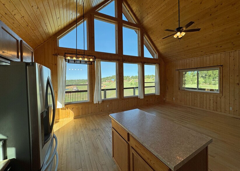 Building Photo - 61 Muskrat Lake Vw