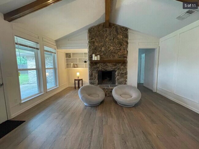 Building Photo - 1013 Revere Cir