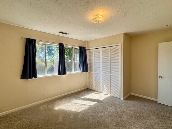 Building Photo - Beautiful Home Available in Rancho Cordova!