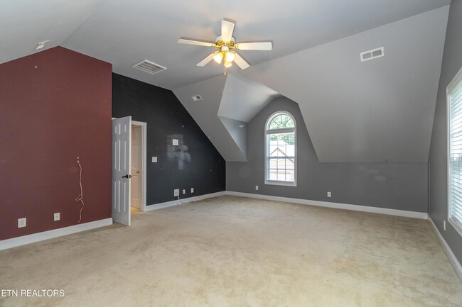 Building Photo - 8334 Bay Gardens Ln