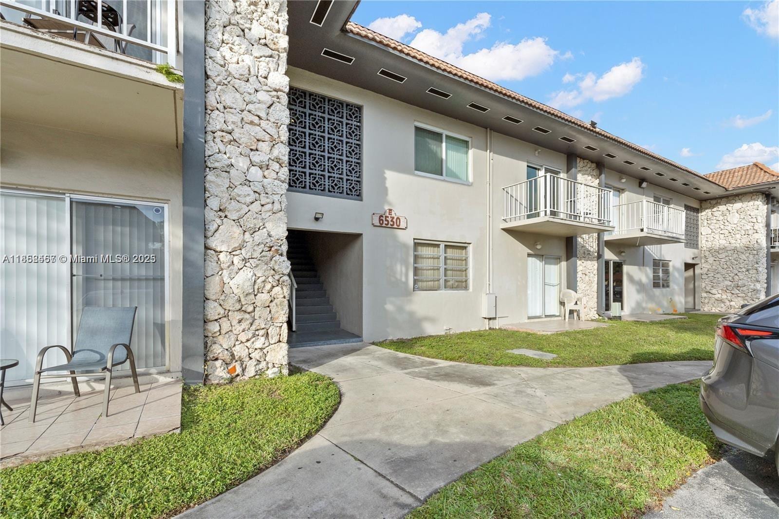 Building Photo - 6530 Lake Patricia Dr