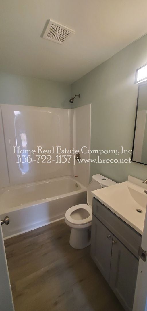 Building Photo - 2711 Sink St