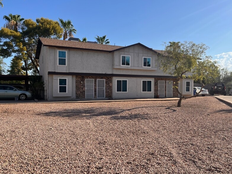 Primary Photo - 1440 E Knoll Cir