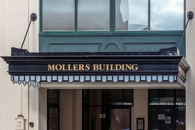 Building Photo - 33 Middle St