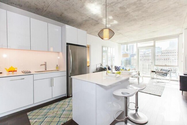 Building Photo - 2 bedroom in Chicago IL 60654