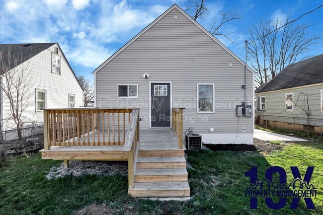 Building Photo - 2453 McGuffey Rd