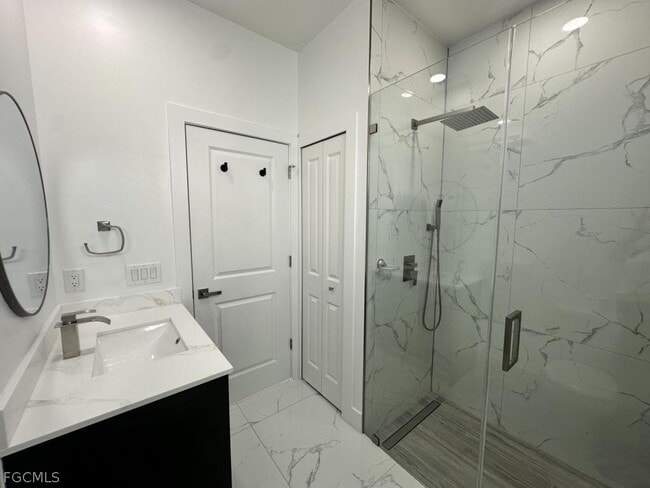 Building Photo - 325 Paulcrest Ave