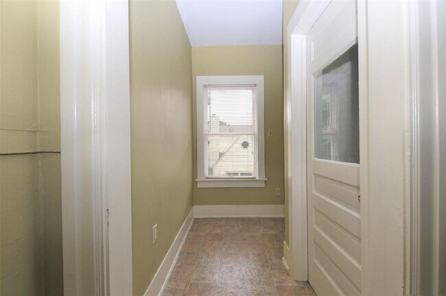 Building Photo - 2418 Hazard St