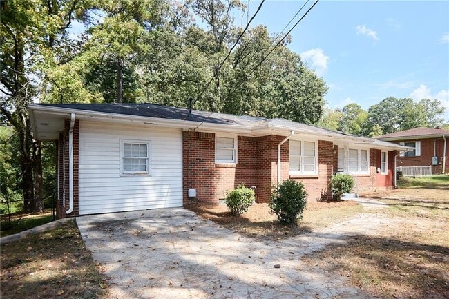 Primary Photo - 2058 River Rd