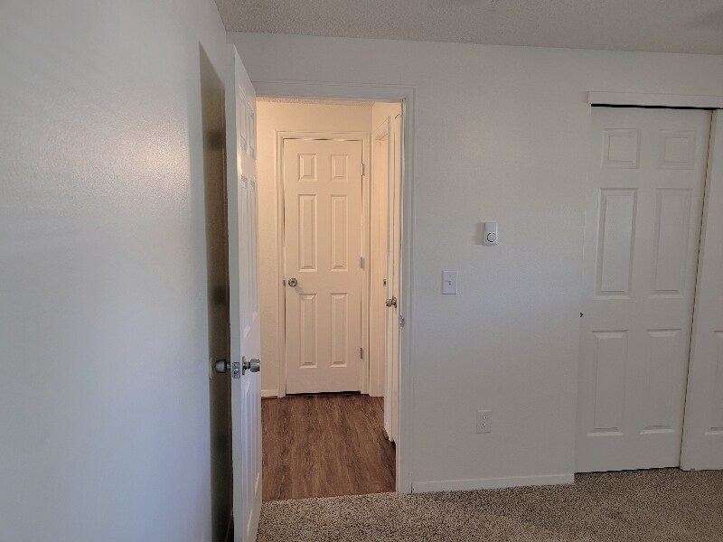 Building Photo - 228 Glenda Dr